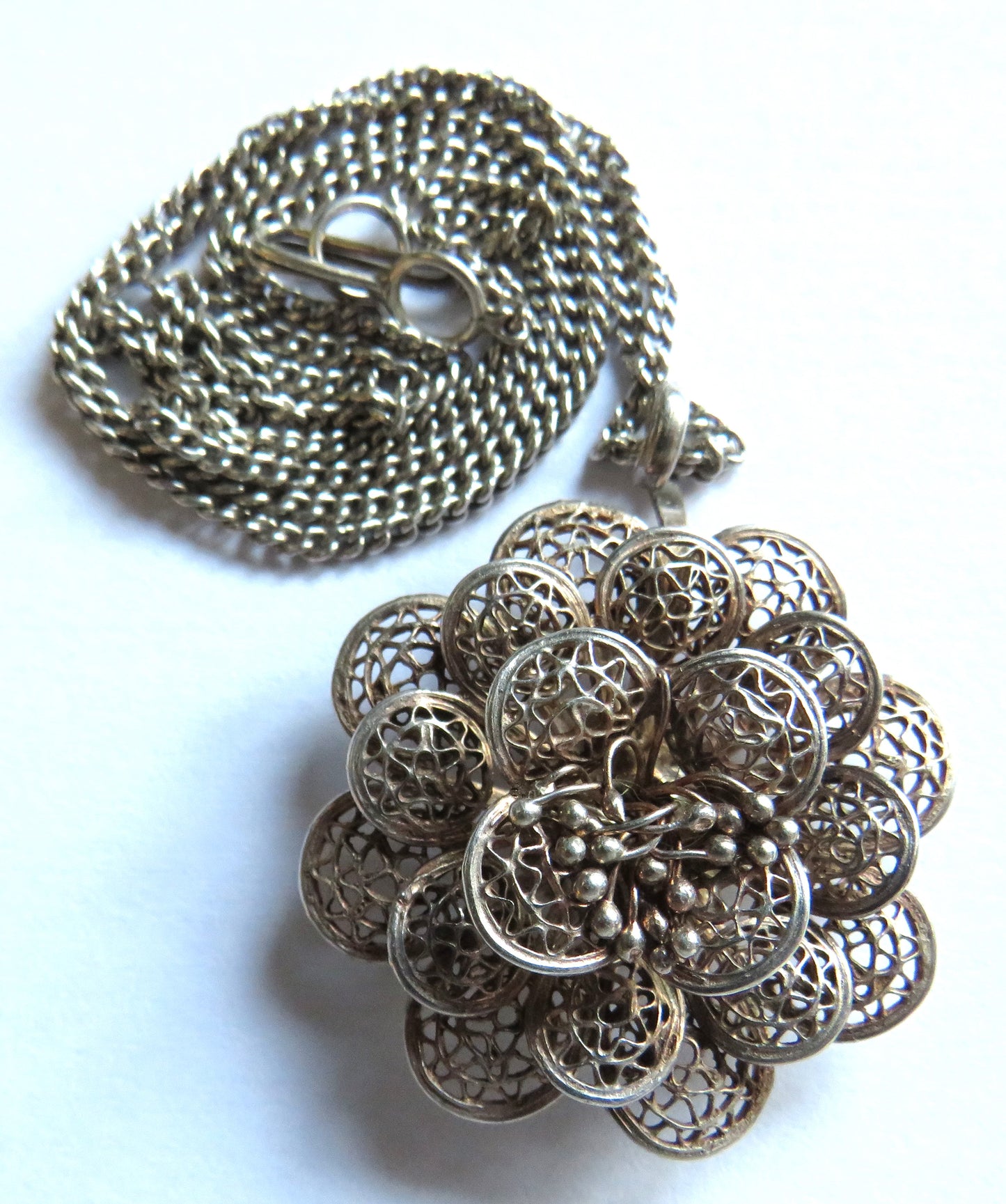 Vintage Ladies White Metal Necklace & Filigree Floral Pendant