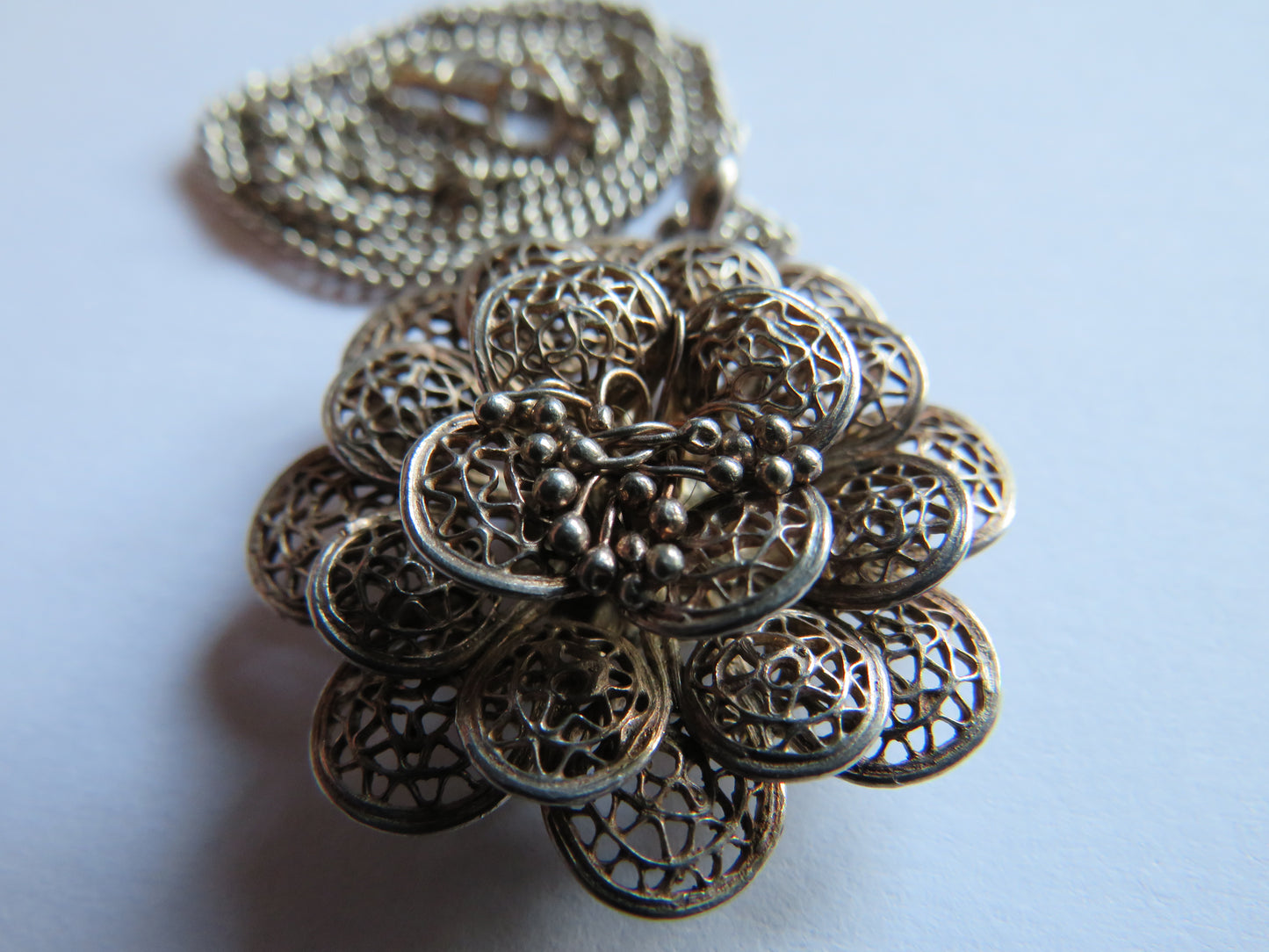 Vintage Ladies White Metal Necklace & Filigree Floral Pendant