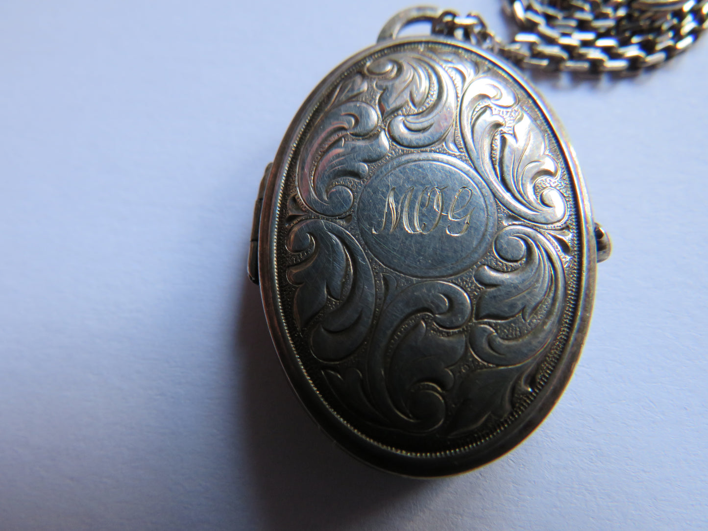 Vintage Ladies Sterling Silver Necklace & Locket Pendant