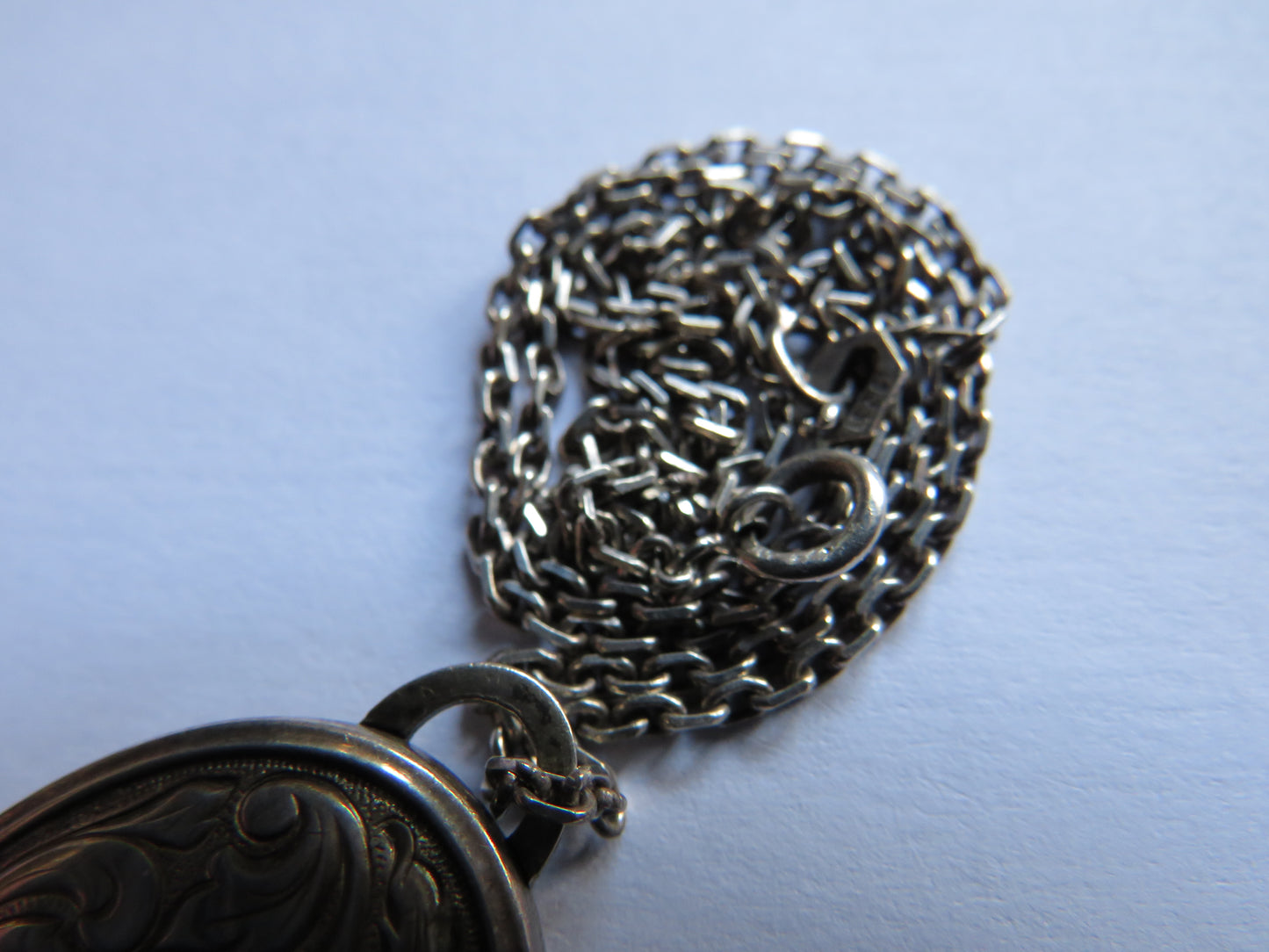 Vintage Ladies Sterling Silver Necklace & Locket Pendant