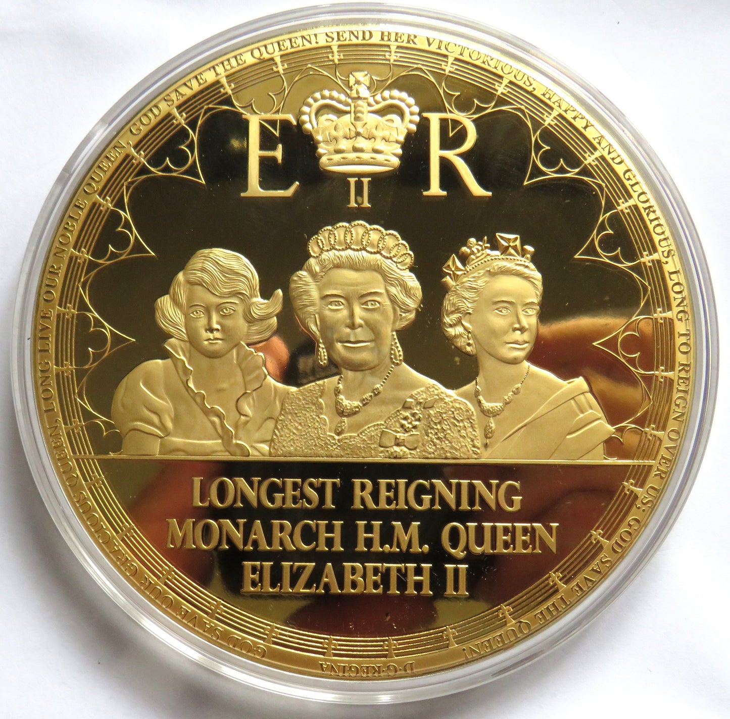 The Longest Reigning Monarch Large Commemorative Coin / Medal 100mm