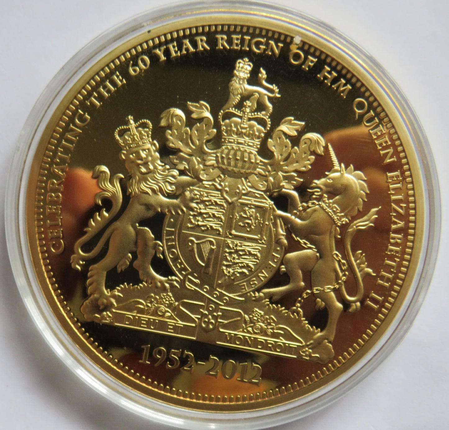 2016 Queen Elizabeth II Large Commemorative Coin / Medal God Save The Queen National Anthem