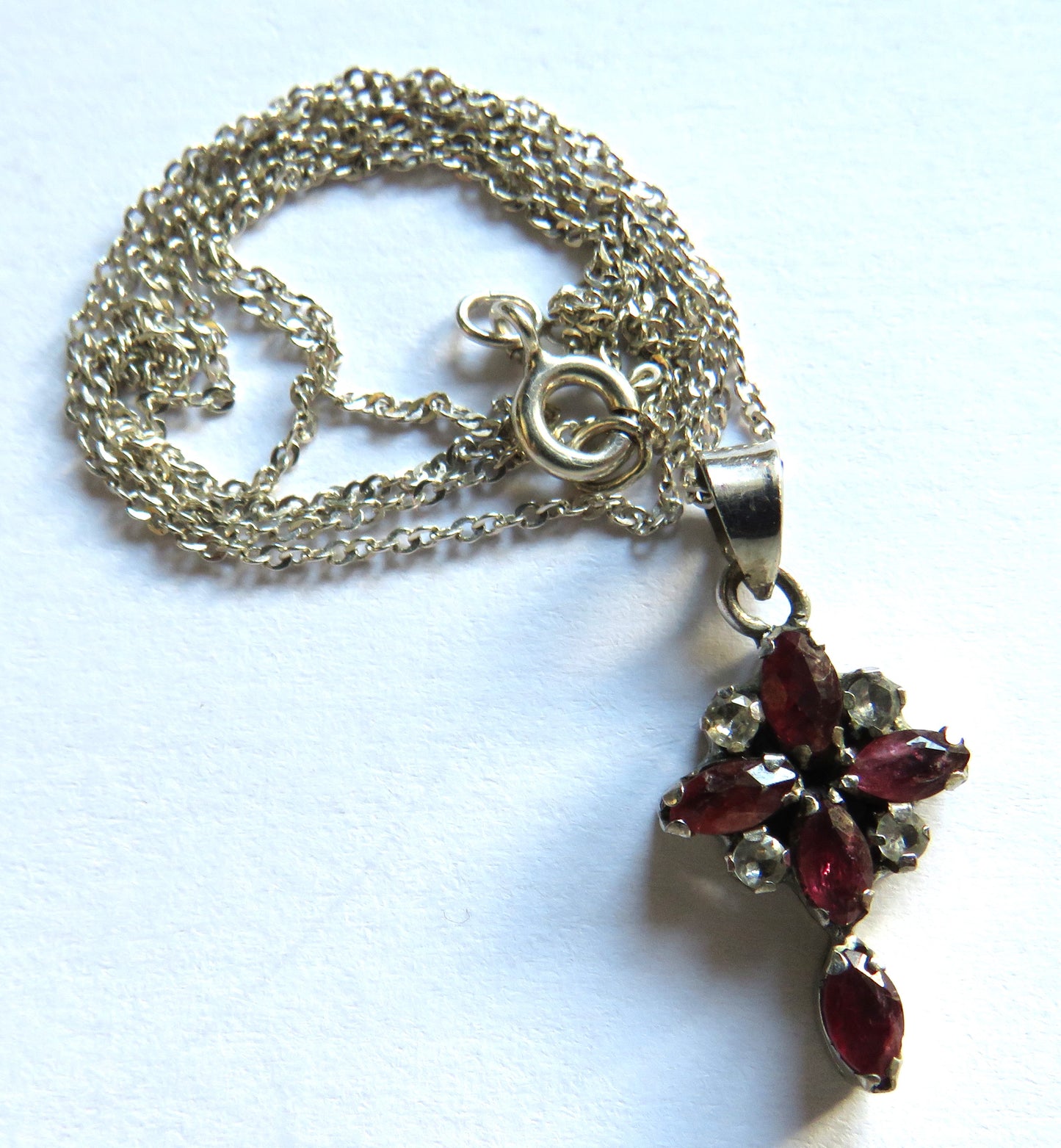 Vintage Ladies Sterling Silver Necklace & Pendant Red & Clear Stones