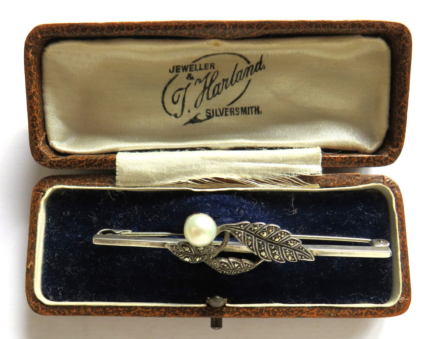 Very Nice Vintage Sterling Silver, Marcasite & Pearl Brooch In Fitted Box