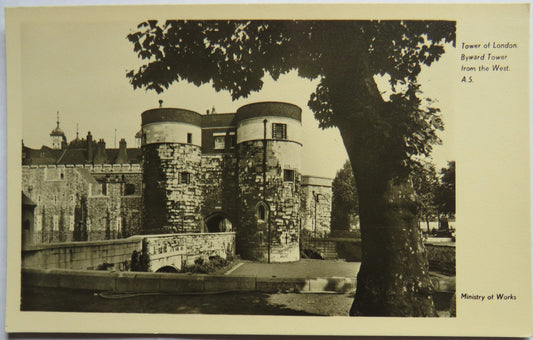 Vintage Postcard of Tower of London, Byward Tower from the West
