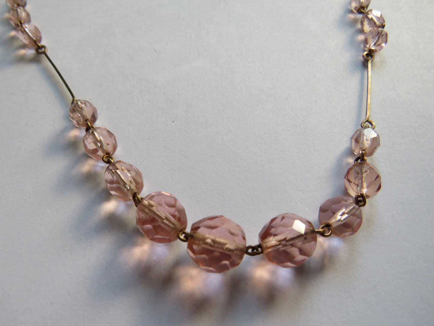 Vintage Ladies Pink Bead & Yellow Metal Necklace