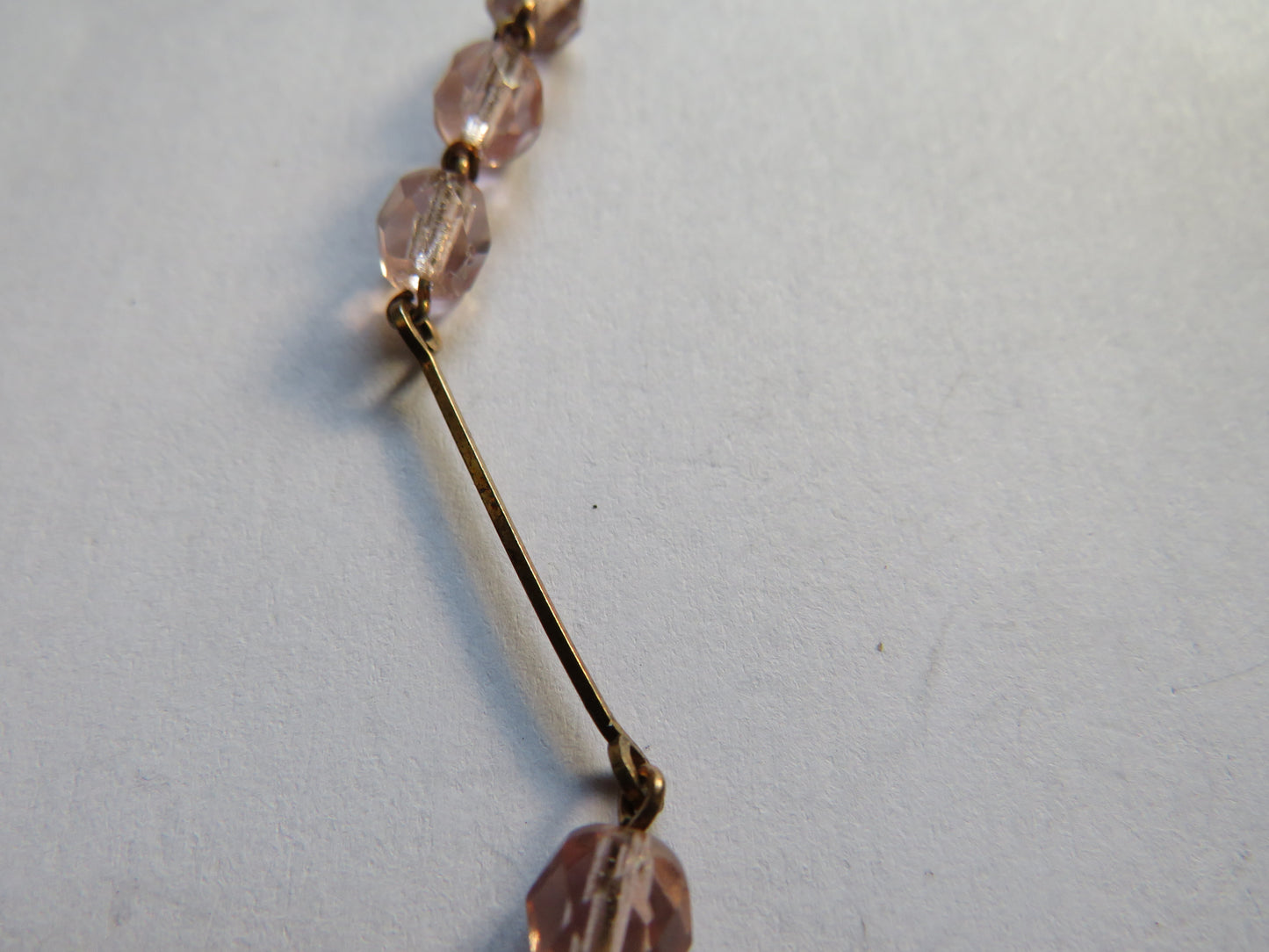 Vintage Ladies Pink Bead & Yellow Metal Necklace