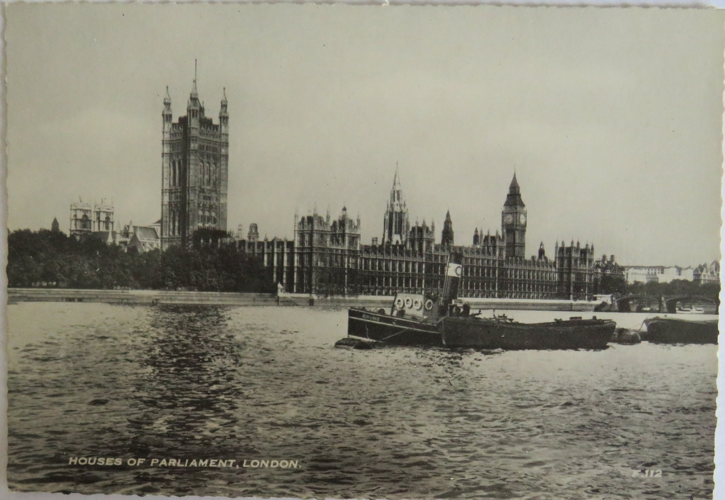 Vintage Postcard of Houses of Parliament, London