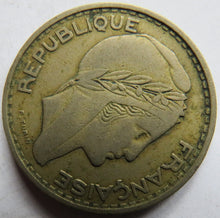 Load image into Gallery viewer, 1950 Algeria 100 Francs Coin
