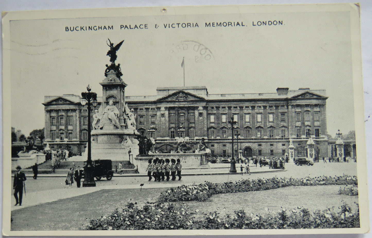 Vintage Postcard of Buckingham Palace & Victoria Memorial, London 1954