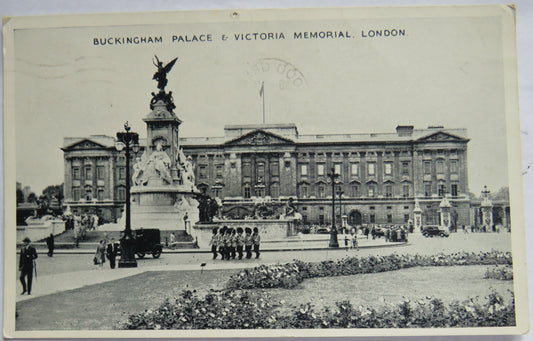 Vintage Postcard of Buckingham Palace & Victoria Memorial, London 1954