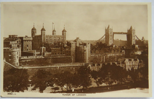 Vintage Postcard of The Tower of London, Valentine's Postcard