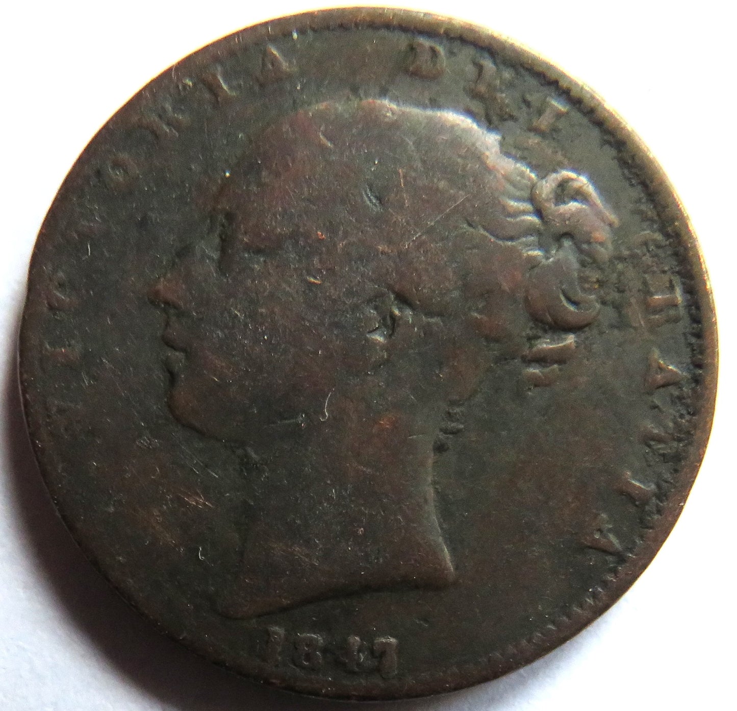 1847 Queen Victoria Young Head Farthing Coin - Great Britain