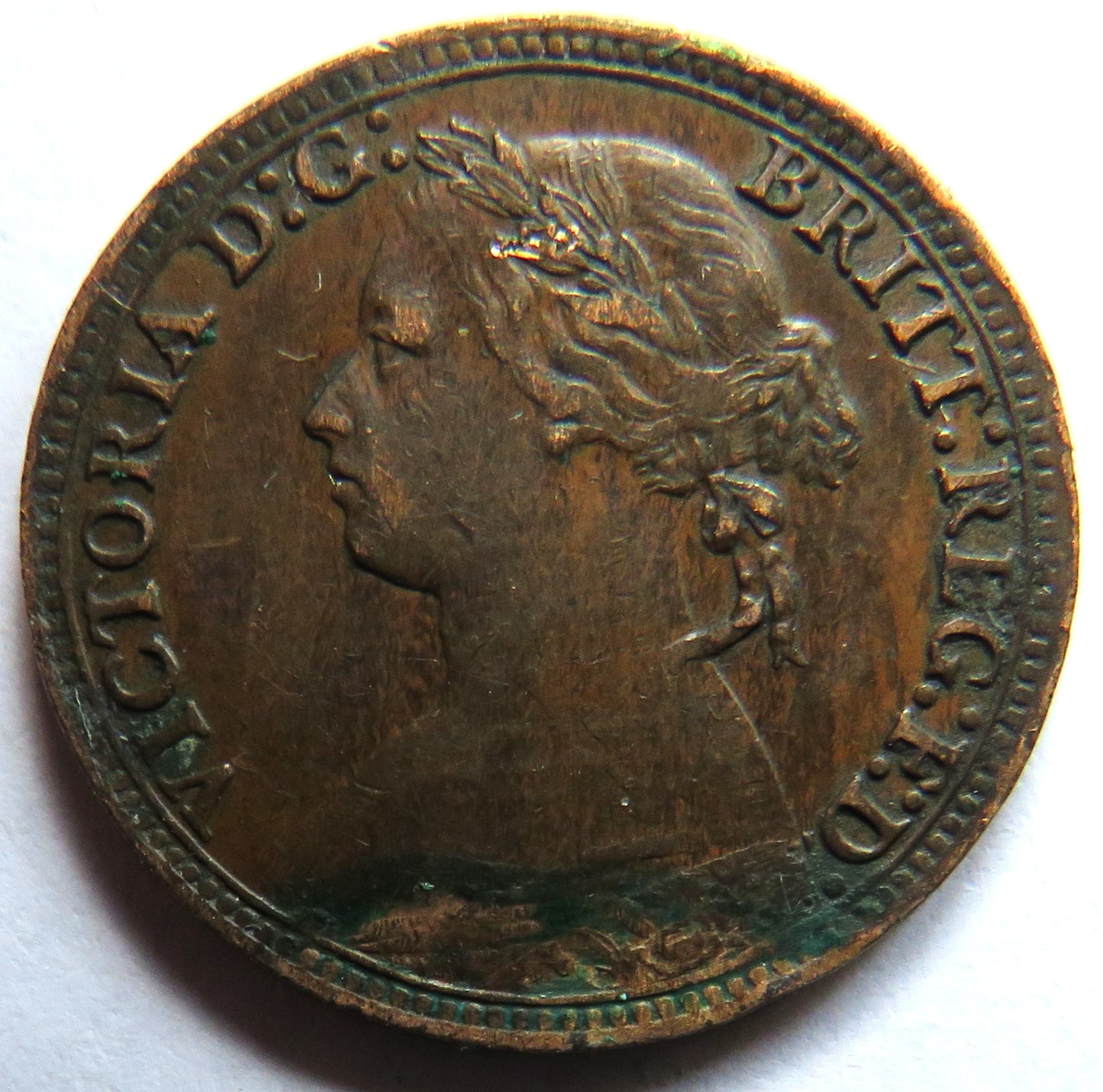 1880 Queen Victoria Bun Head Farthing Coin - Great Britain