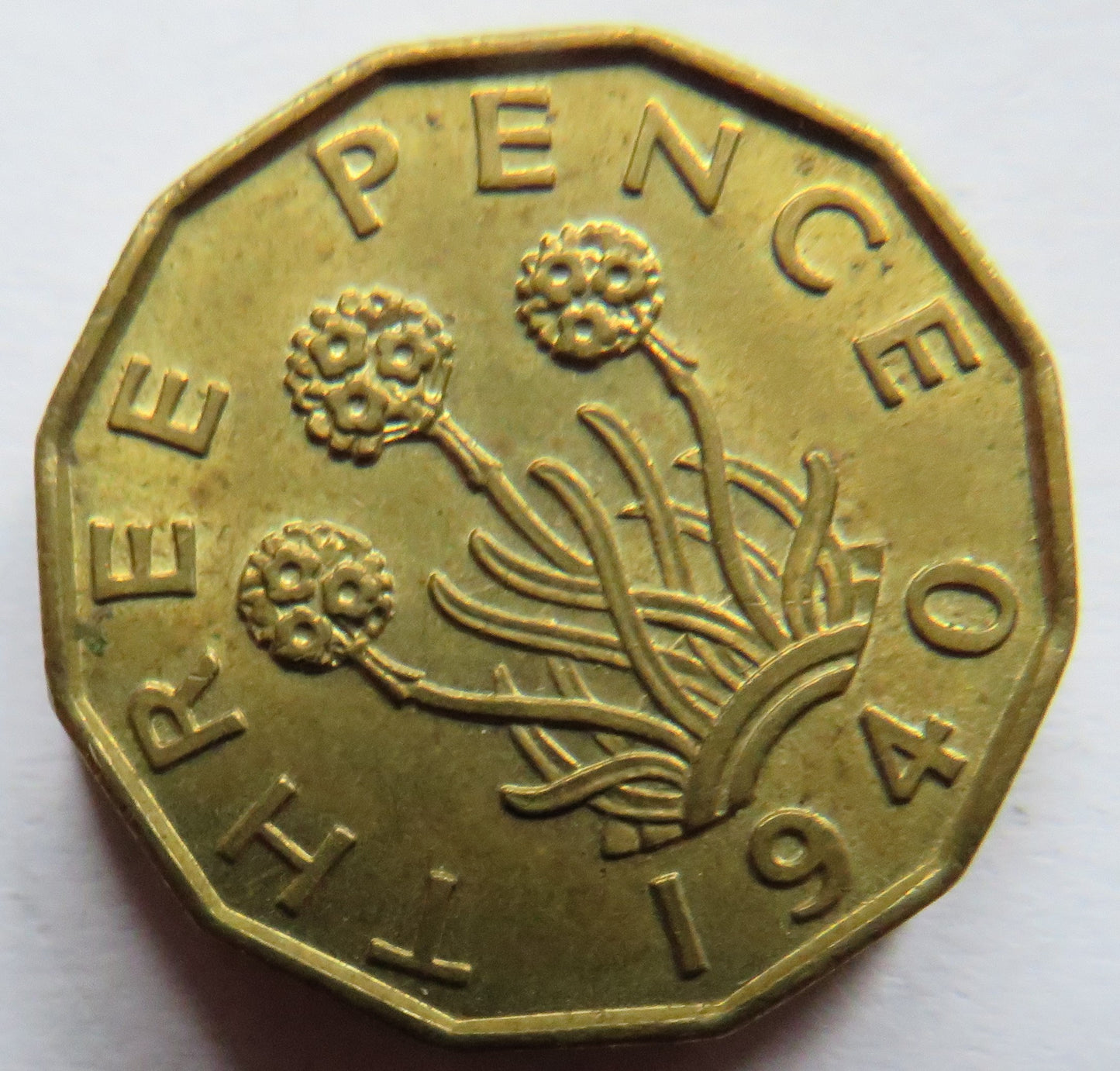 1940 King George VI Brass Threepence Coin In Higher Grade - Great Britain