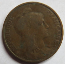 Load image into Gallery viewer, 1910 France 5 Centimes Coin
