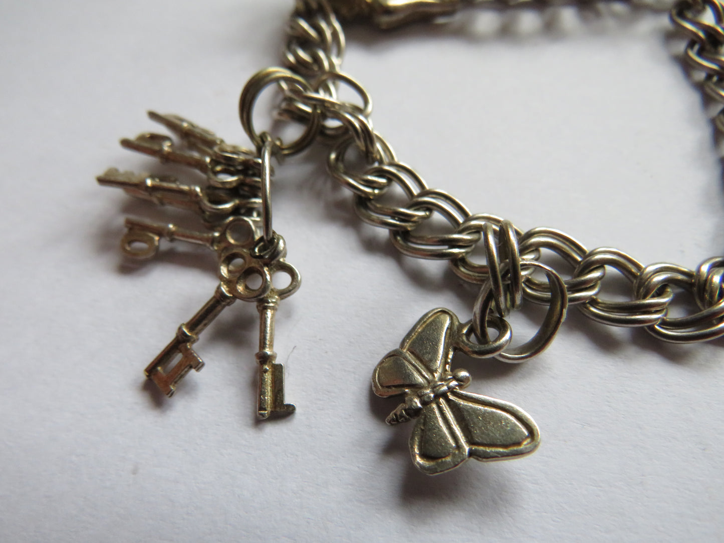Vintage Ladies Sterling Silver Charm Bracelet With 3 Charms
