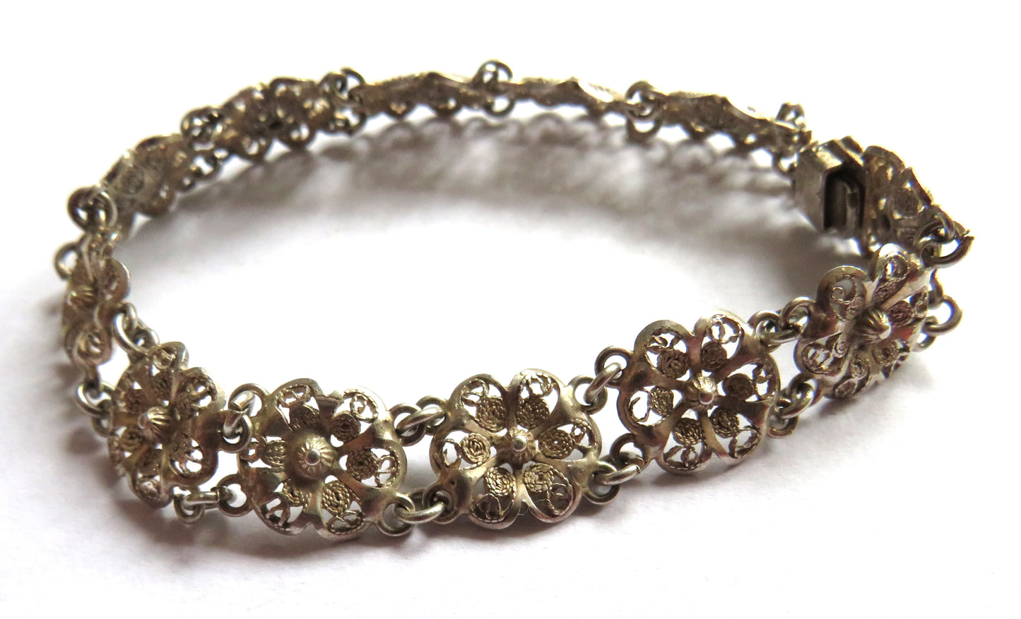 Vintage Ladies .800 Silver Continental Floral Bracelet