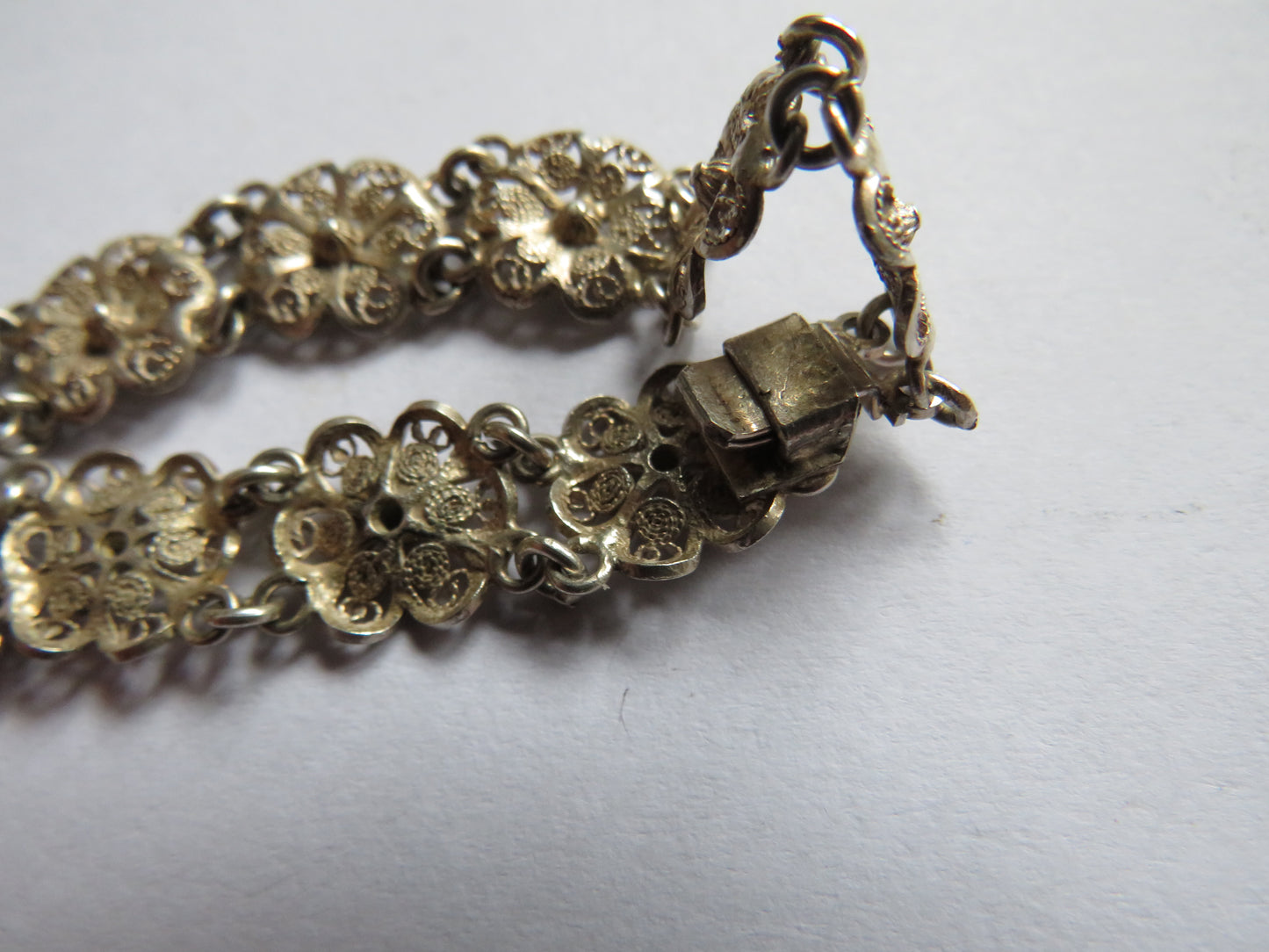 Vintage Ladies .800 Silver Continental Floral Bracelet
