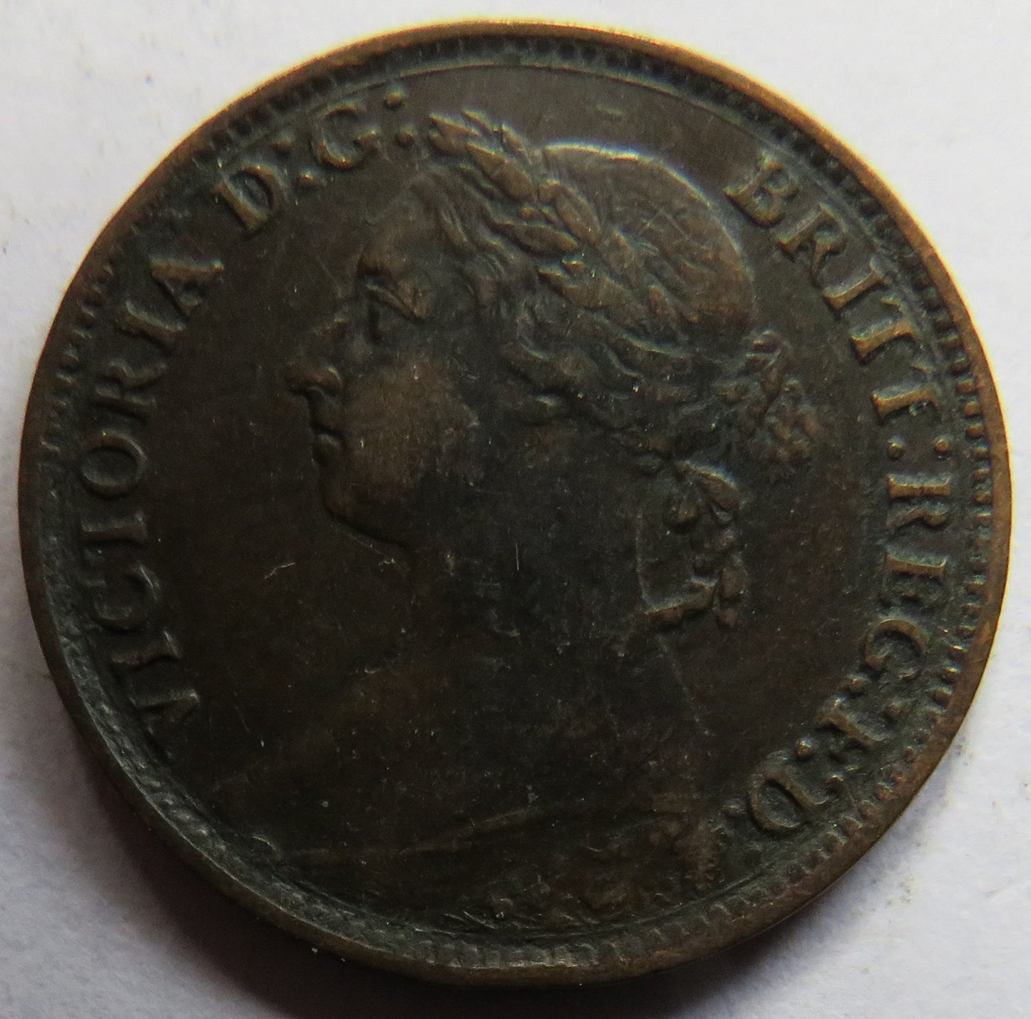 1886 Queen Victoria Bun Head Farthing Coin - Great Britain