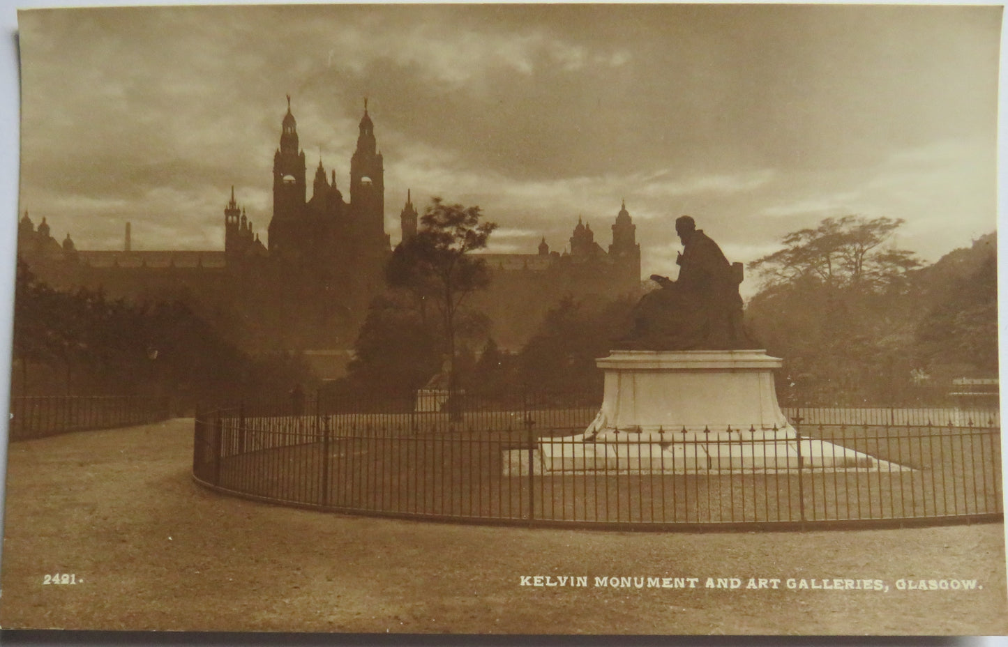 Vintage Postcard of The Kelvin Monument and Art Gallery, Glasgow