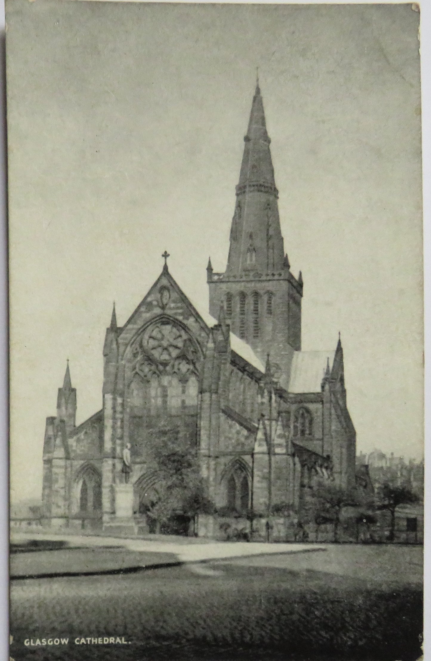 Vintage Postcard of Glasgow Cathedral