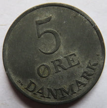 Load image into Gallery viewer, 1953 Denmark 5 Ore Coin
