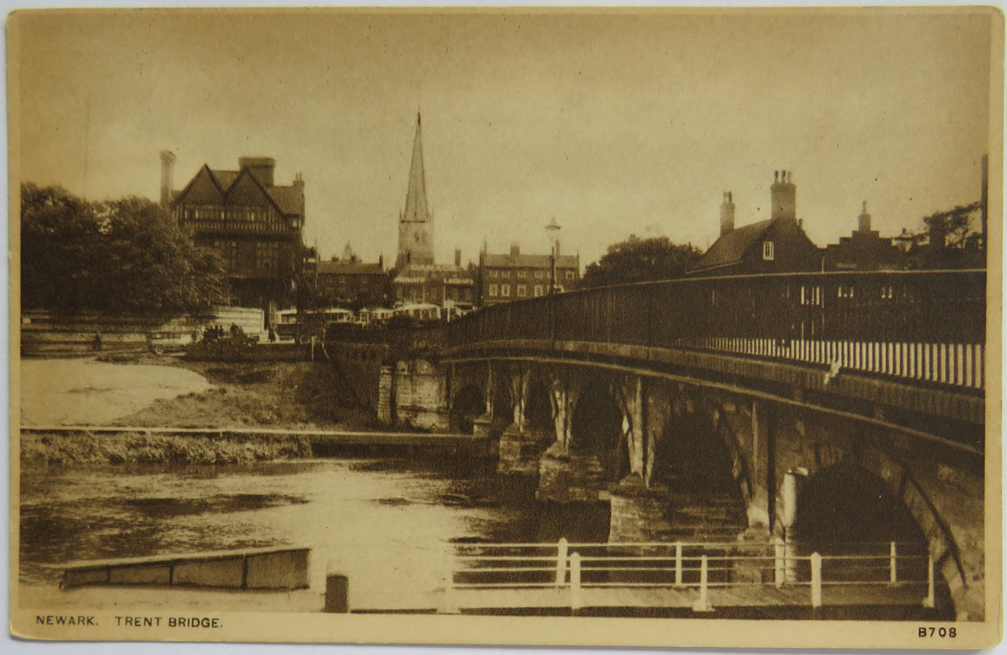Vintage Postcard of Newark, Trent Bridge