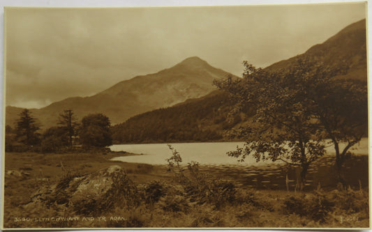 Vintage Postcard of Llyn Gwynant and Yr Aran