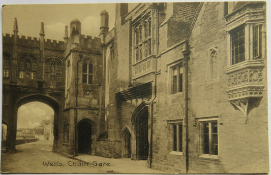Vintage Postcard of Wells, Chain Gate