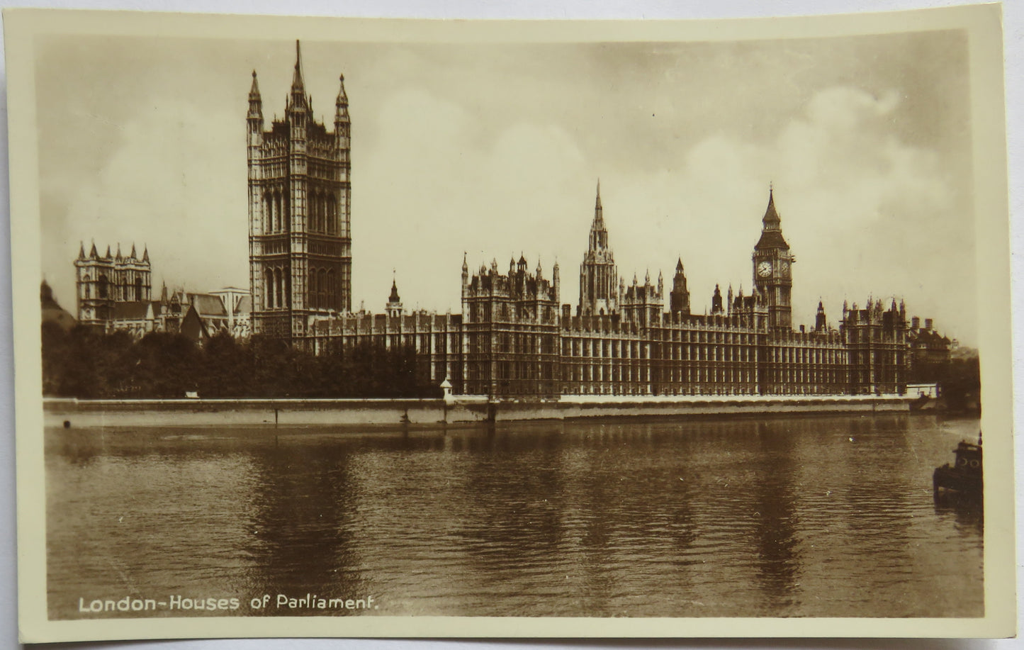 Vintage Postcard of London - Houses of Parliament, 1938