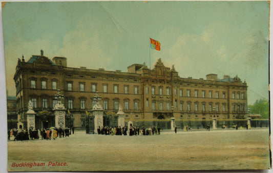 Vintage Postcard of Buckingham Palace