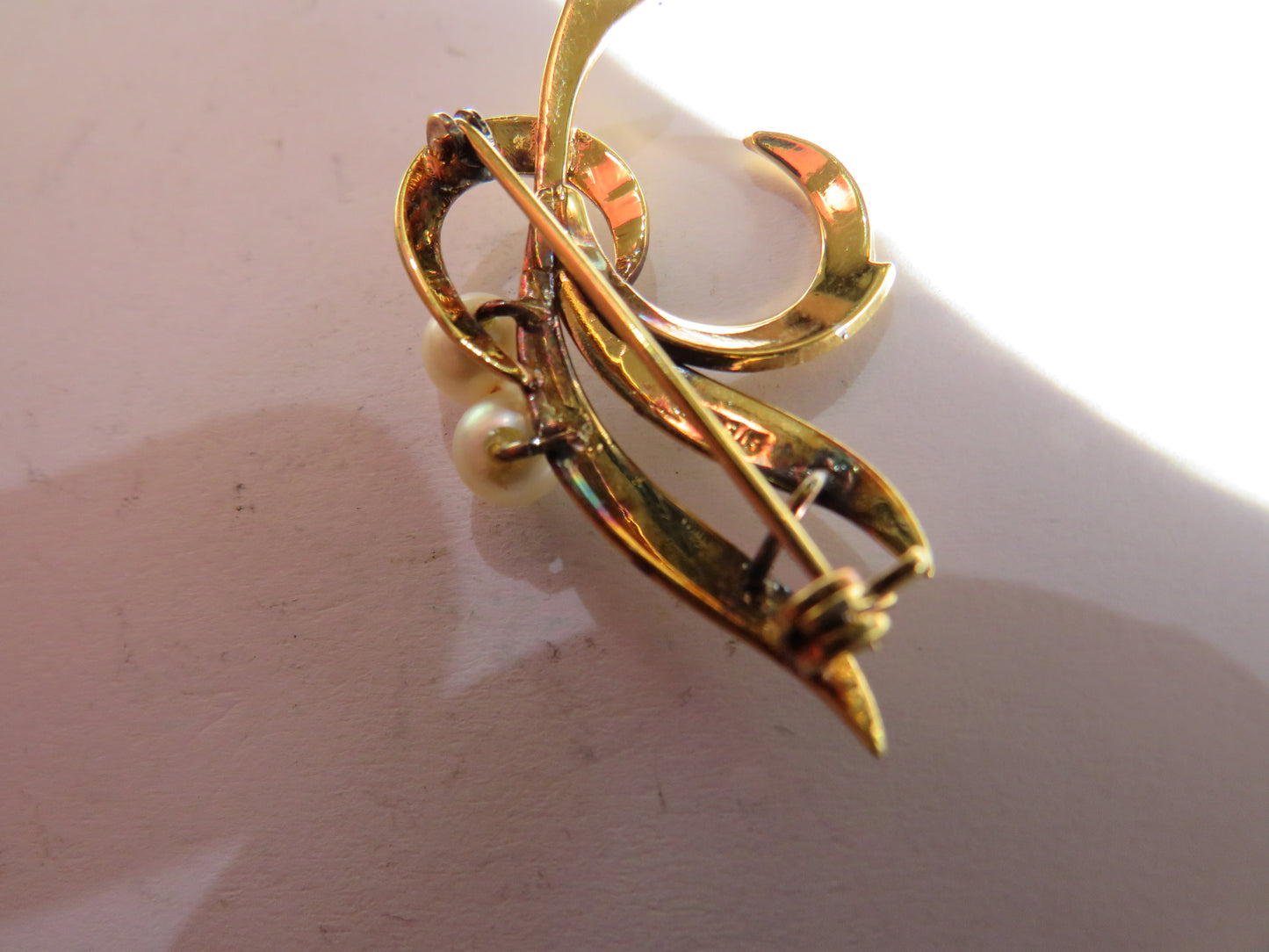 Ladies Gold Plated Sterling Silver & Pearl Brooch