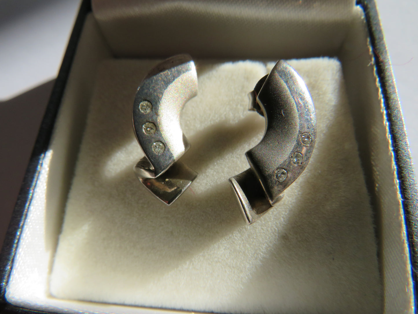 Stylish Ladies Sterling Silver & Diamond Boxed Earrings