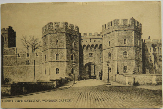 Vintage Postcard of Henry VIII's Gateway, Windsor Castle