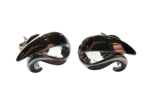 Good Quality Pair of Ladies 9ct White Gold Earrings Fully Hallmarked London 2003