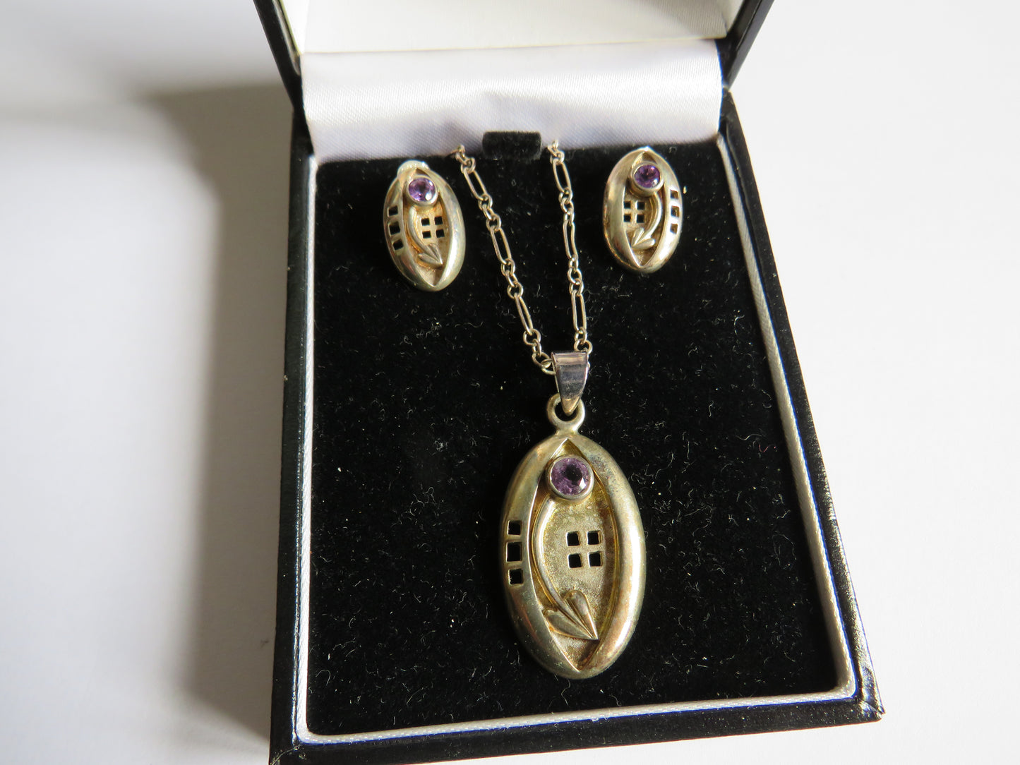 Sterling Silver Ladies Necklace, Pendant & Earrings In The Charles Rennie Mackintosh Style