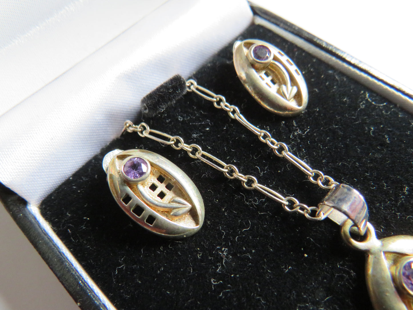 Sterling Silver Ladies Necklace, Pendant & Earrings In The Charles Rennie Mackintosh Style