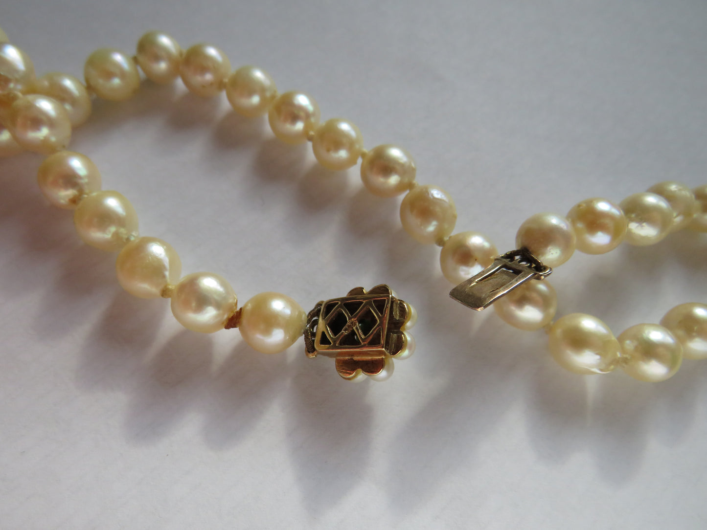 Vintage Ladies Pearl With 9ct Gold, Seed Pearl & Malachite Clasp