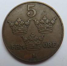 Load image into Gallery viewer, 1933 Sweden 5 Ore Coin
