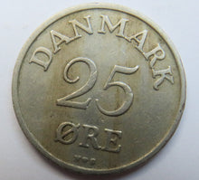 Load image into Gallery viewer, 1949 Denmark 25 Ore Coin
