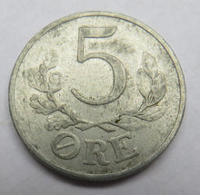 Load image into Gallery viewer, 1941 Denmark 5 Ore Coin
