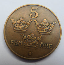 Load image into Gallery viewer, 1937 Sweden 5 Ore Coin
