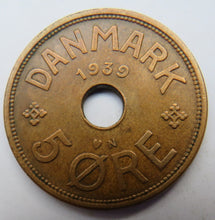 Load image into Gallery viewer, 1939 Denmark 5 Ore Coin
