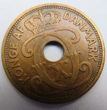 Load image into Gallery viewer, 1939 Denmark 5 Ore Coin
