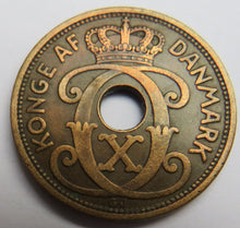 Load image into Gallery viewer, 1928 Denmark 5 Ore Coin
