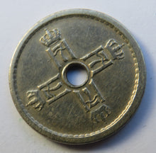 Load image into Gallery viewer, 1927 Norway 25 Ore Coin
