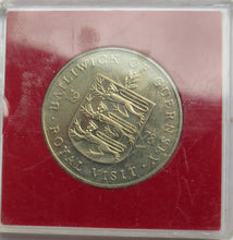 Load image into Gallery viewer, 1978 Bailiwick Of Guernsey Twenty Five Pence / Crown Coin - Royal Visit
