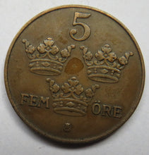 Load image into Gallery viewer, 1930 Sweden 5 Ore Coin
