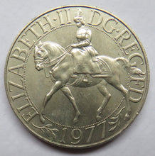 Load image into Gallery viewer, 1977 Queen Elizabeth II Silver Jubilee Commemorative Crown Coin
